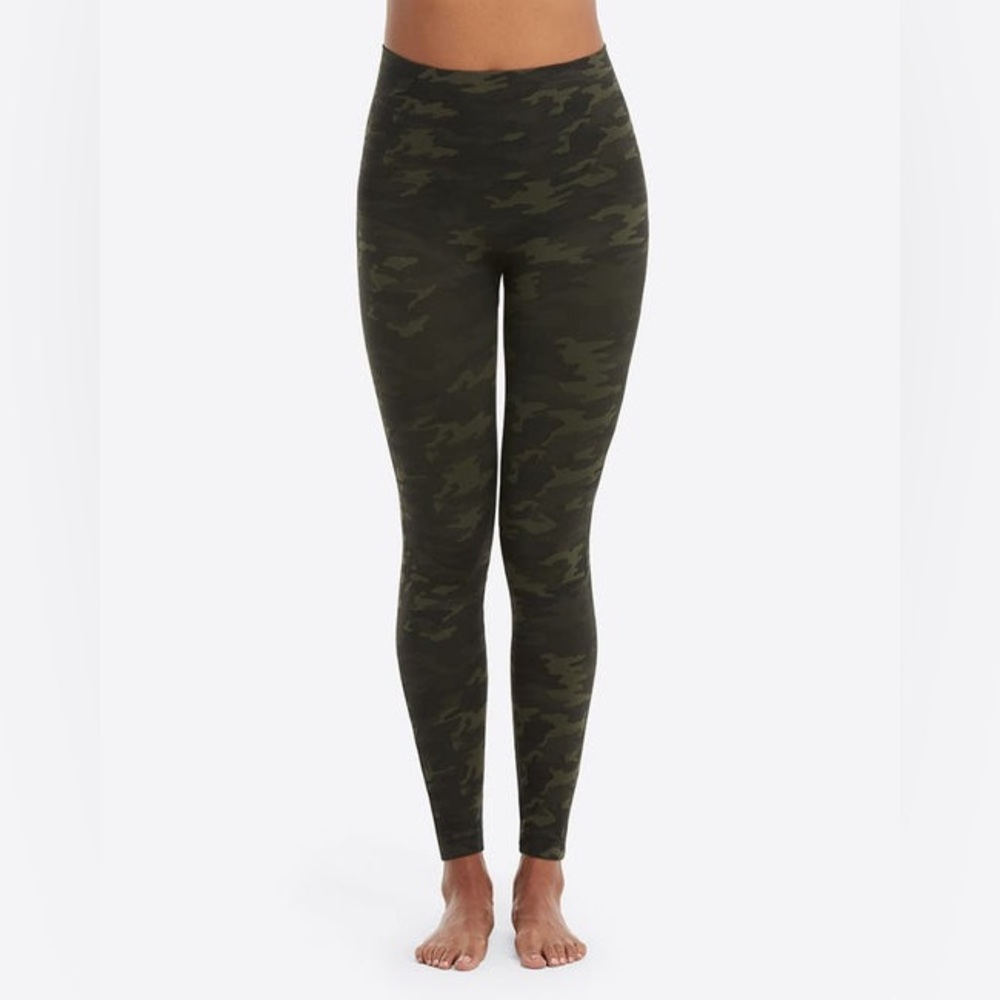 SPANX Look At Me Now Camo Leggings